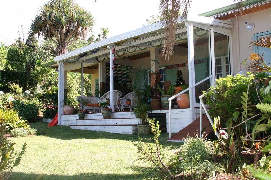 Chez Mamie Bed and Breakfast Les Avirons Εξωτερικό φωτογραφία